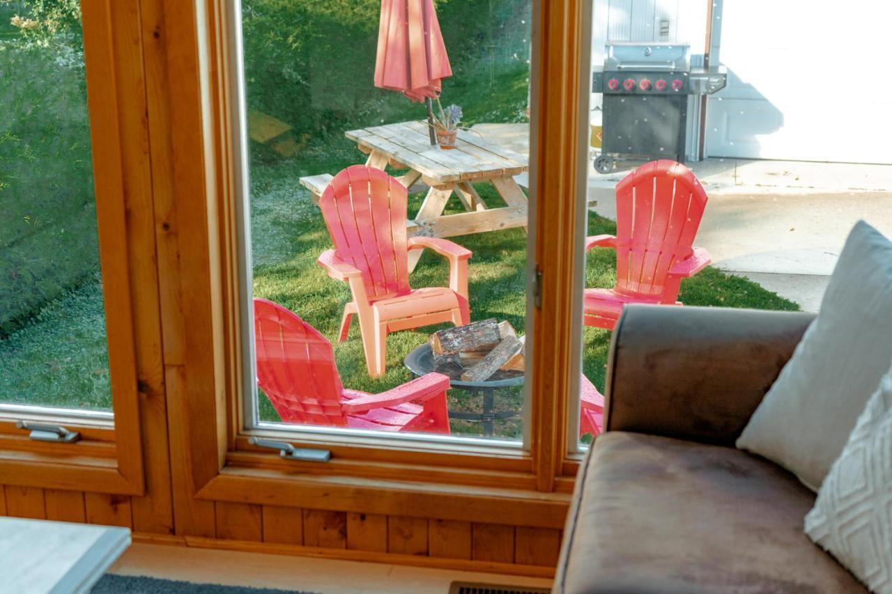 Sunroom On Maple Пиктън Екстериор снимка